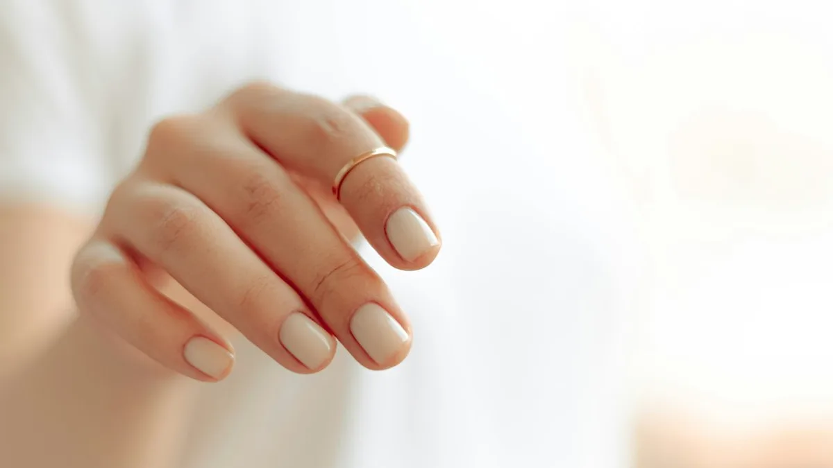 Ongles cassants que faire : les gestes qui protègent au quotidien